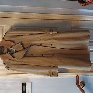 Trench coat Tan,London Fog, size L